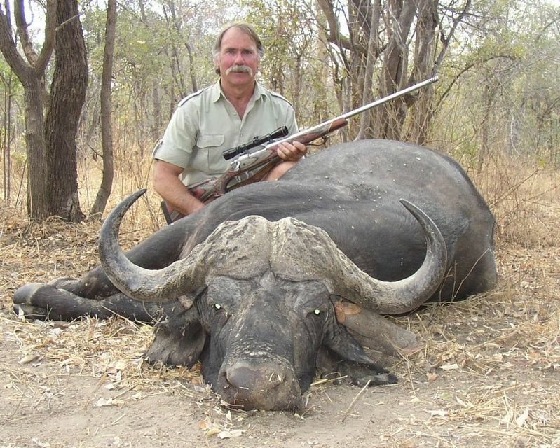 Click to view full size image
 ============== 
Cape Buffalo
Zimbabwe, 2005
Rem 700, .375 Rem Ultra Mag
300 gr Barnes TSX Handload
